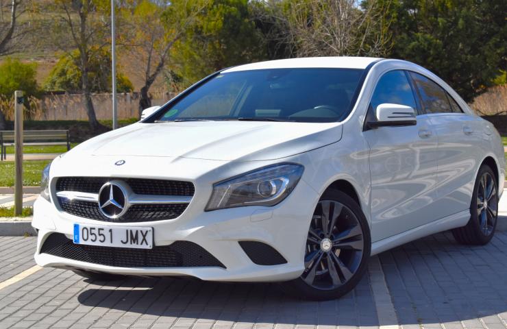 Turismos Todo Terrenos y Furgonetas - Mercedes CLA 200d URBAN 2.2 7G-DCT ¡¡ SOLO 50.000 KMS !! - Coches de segunda mano en Valladolid