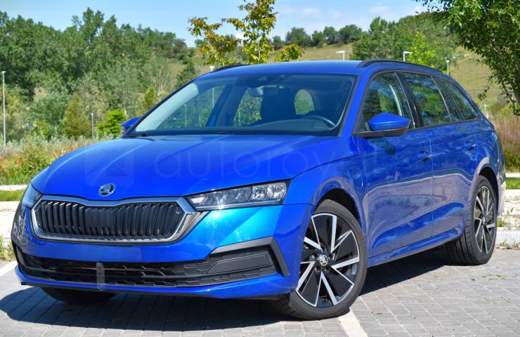 Turismos Todo Terrenos y Furgonetas - Skoda Octavia Combi 1.4 TSI PHEV 204 cv DSG7 Ambittion - Coches de segunda mano en Valladolid