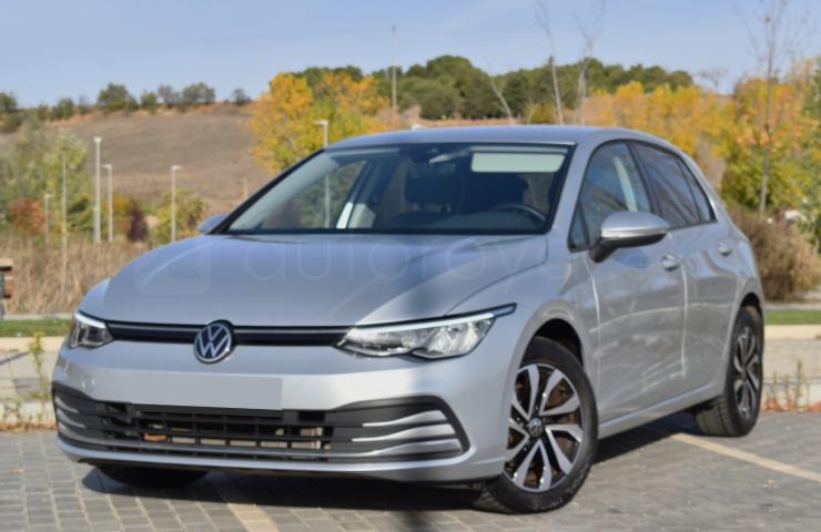 Turismos Todo Terrenos y Furgonetas - Volkswagen Golf VIII Life 1.5 TSI 130CV DIGITAL COCKPIT - Coches de segunda mano en Valladolid