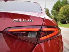 https://autoroyal.es/media/com_expautospro/images/big/turismos_todo_terrenos_y_furgonetas_alfa_romeo_giulia_5f6c6b2f0e79f.JPG
