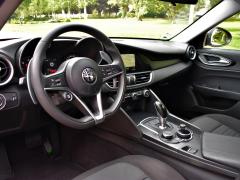 https://autoroyal.es/media/com_expautospro/images/big/turismos_todo_terrenos_y_furgonetas_alfa_romeo_giulia_5f6c6b306298d.JPG