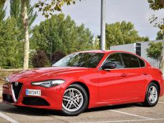 https://autoroyal.es/media/com_expautospro/images/big/turismos_todo_terrenos_y_furgonetas_alfa_romeo_giulia_5f6c6b3a0348a.JPG