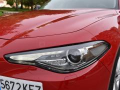 https://autoroyal.es/media/com_expautospro/images/big/turismos_todo_terrenos_y_furgonetas_alfa_romeo_giulia_5f6c6b3d5da05.JPG