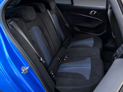 https://autoroyal.es/media/com_expautospro/images/big/turismos_todo_terrenos_y_furgonetas_bmw_118_d_6a91aaaa74232.png