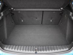 https://autoroyal.es/media/com_expautospro/images/big/turismos_todo_terrenos_y_furgonetas_bmw_118_d_6abbfc10565e4.JPG
