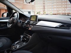 https://autoroyal.es/media/com_expautospro/images/big/turismos_todo_terrenos_y_furgonetas_bmw_218d_active_tourer_603a2e68cd7eb.JPG
