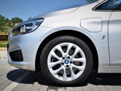https://autoroyal.es/media/com_expautospro/images/big/turismos_todo_terrenos_y_furgonetas_bmw_225xe_6496d696b3721.JPG