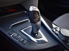 https://autoroyal.es/media/com_expautospro/images/big/turismos_todo_terrenos_y_furgonetas_bmw_320d_615d84c1c4a35.JPG