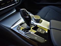 https://autoroyal.es/media/com_expautospro/images/big/turismos_todo_terrenos_y_furgonetas_bmw_520d_6091661059728.JPG