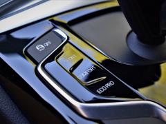 https://autoroyal.es/media/com_expautospro/images/big/turismos_todo_terrenos_y_furgonetas_bmw_520d_609166111f434.JPG