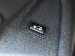 https://autoroyal.es/media/com_expautospro/images/big/turismos_todo_terrenos_y_furgonetas_bmw_530da_6a5e397f6eb8b.JPG