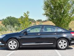 https://autoroyal.es/media/com_expautospro/images/big/turismos_todo_terrenos_y_furgonetas_citroen_c5_6a326f7b66bf0.JPG