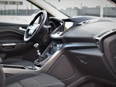 https://autoroyal.es/media/com_expautospro/images/big/turismos_todo_terrenos_y_furgonetas_ford_kuga_63a0ba961824f.JPG