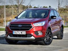https://autoroyal.es/media/com_expautospro/images/big/turismos_todo_terrenos_y_furgonetas_ford_kuga_63a0ba9dc1e1d.JPG