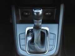 https://autoroyal.es/media/com_expautospro/images/big/turismos_todo_terrenos_y_furgonetas_hyundai_kona_69305caa37f7b.JPG