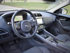 https://autoroyal.es/media/com_expautospro/images/big/turismos_todo_terrenos_y_furgonetas_jaguar_f_pace_602bacf2f1477.JPG