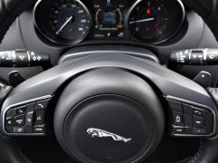 https://autoroyal.es/media/com_expautospro/images/big/turismos_todo_terrenos_y_furgonetas_jaguar_xe_5f97fa8fd65e3.JPG