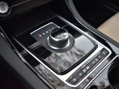 https://autoroyal.es/media/com_expautospro/images/big/turismos_todo_terrenos_y_furgonetas_jaguar_xe_5f97faa0e3b17.JPG