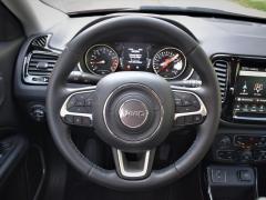 https://autoroyal.es/media/com_expautospro/images/big/turismos_todo_terrenos_y_furgonetas_jeep_compass_5f63a1591c964.JPG