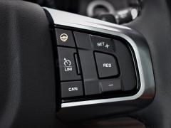 https://autoroyal.es/media/com_expautospro/images/big/turismos_todo_terrenos_y_furgonetas_land_rover_discovery_sport_60084ba8826a9.JPG