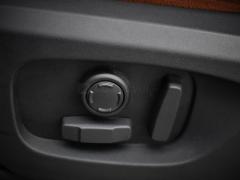 https://autoroyal.es/media/com_expautospro/images/big/turismos_todo_terrenos_y_furgonetas_land_rover_discovery_sport_60084bc750bd6.JPG