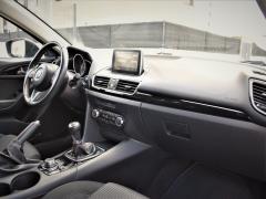 https://autoroyal.es/media/com_expautospro/images/big/turismos_todo_terrenos_y_furgonetas_mazda_mazda3_63fcf1bbb0f11.JPG
