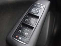 https://autoroyal.es/media/com_expautospro/images/big/turismos_todo_terrenos_y_furgonetas_mercedes_a_180_65ccdd710f0a4.JPG