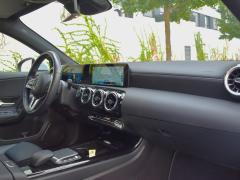 https://autoroyal.es/media/com_expautospro/images/big/turismos_todo_terrenos_y_furgonetas_mercedes_a_180_6a900ca82cd31.JPG