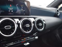 https://autoroyal.es/media/com_expautospro/images/big/turismos_todo_terrenos_y_furgonetas_mercedes_a_200_6415b3a0dbb5b.JPG