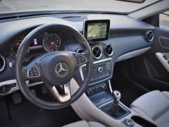 https://autoroyal.es/media/com_expautospro/images/big/turismos_todo_terrenos_y_furgonetas_mercedes_a_200_647b04415d5dc.JPG
