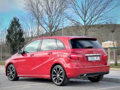 https://autoroyal.es/media/com_expautospro/images/big/turismos_todo_terrenos_y_furgonetas_mercedes_b_180_61d86c85a3d47.jpg
