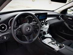 https://autoroyal.es/media/com_expautospro/images/big/turismos_todo_terrenos_y_furgonetas_mercedes_c_200_64a95011238f1.JPG
