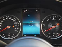 https://autoroyal.es/media/com_expautospro/images/big/turismos_todo_terrenos_y_furgonetas_mercedes_c_200_6831aea8435b4.JPG