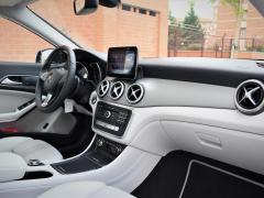 https://autoroyal.es/media/com_expautospro/images/big/turismos_todo_terrenos_y_furgonetas_mercedes_cla_200_6151eadbbbe5d.JPG