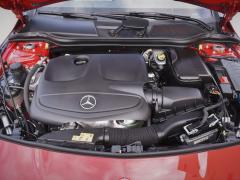 https://autoroyal.es/media/com_expautospro/images/big/turismos_todo_terrenos_y_furgonetas_mercedes_cla_623b46206ba4c.JPG