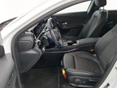 https://autoroyal.es/media/com_expautospro/images/big/turismos_todo_terrenos_y_furgonetas_mercedes_clase_a_180_6a5f314b449c1.jpg