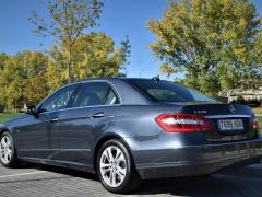 https://autoroyal.es/media/com_expautospro/images/big/turismos_todo_terrenos_y_furgonetas_mercedes_e_220_616f07838af5a.JPG