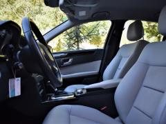 https://autoroyal.es/media/com_expautospro/images/big/turismos_todo_terrenos_y_furgonetas_mercedes_e_220_616f07a5a4408.JPG