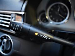 https://autoroyal.es/media/com_expautospro/images/big/turismos_todo_terrenos_y_furgonetas_mercedes_e_220_616f08209fcb9.JPG