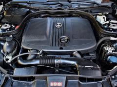 https://autoroyal.es/media/com_expautospro/images/big/turismos_todo_terrenos_y_furgonetas_mercedes_e_220_616f0a1cc9d9f.JPG