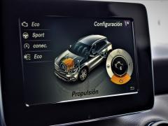 https://autoroyal.es/media/com_expautospro/images/big/turismos_todo_terrenos_y_furgonetas_mercedes_gla_200_6364f031bfea6.JPG