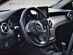 https://autoroyal.es/media/com_expautospro/images/big/turismos_todo_terrenos_y_furgonetas_mercedes_gla_200_6364f032d8881.JPG