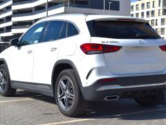 https://autoroyal.es/media/com_expautospro/images/big/turismos_todo_terrenos_y_furgonetas_mercedes_gla_6a1ef766f2c78.JPG