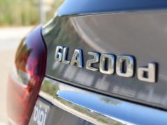 https://autoroyal.es/media/com_expautospro/images/big/turismos_todo_terrenos_y_furgonetas_mercedes_gla_6a4d21f760f73.JPG