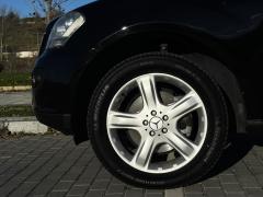 https://autoroyal.es/media/com_expautospro/images/big/turismos_todo_terrenos_y_furgonetas_mercedes_ml_657aca29b9bd9.JPG