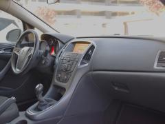 https://autoroyal.es/media/com_expautospro/images/big/turismos_todo_terrenos_y_furgonetas_opel_astra_688a508fc29bd.JPG