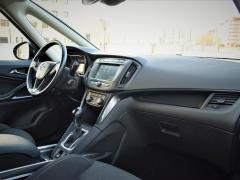 https://autoroyal.es/media/com_expautospro/images/big/turismos_todo_terrenos_y_furgonetas_opel_zafira_61af42608f7a8.JPG