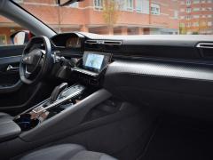 https://autoroyal.es/media/com_expautospro/images/big/turismos_todo_terrenos_y_furgonetas_peugeot_6189520db8b1a.JPG