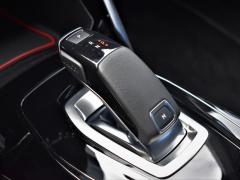 https://autoroyal.es/media/com_expautospro/images/big/turismos_todo_terrenos_y_furgonetas_peugeot_6415b48b8873f.JPG