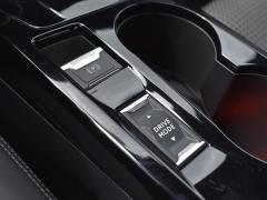 https://autoroyal.es/media/com_expautospro/images/big/turismos_todo_terrenos_y_furgonetas_peugeot_6415b48d3e603.JPG